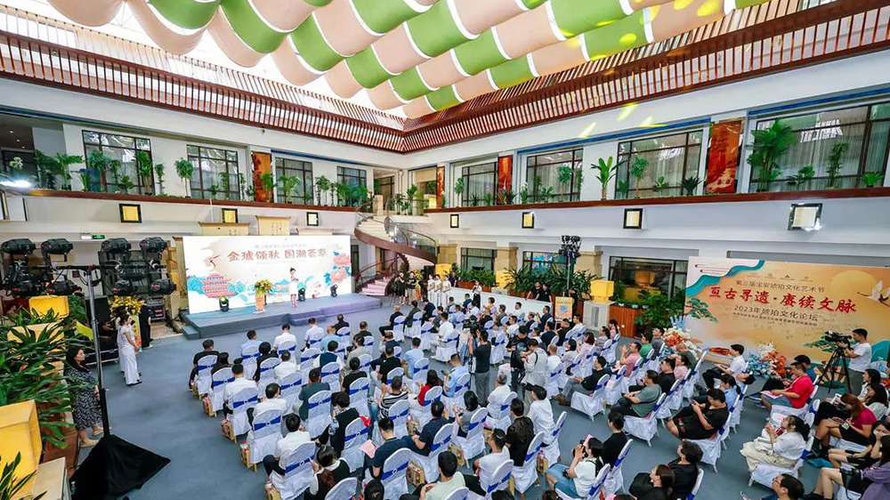 廣東：第三屆寶安琥珀文化藝術(shù)節(jié)開幕，加快琥珀行業(yè)的產(chǎn)業(yè)轉(zhuǎn)型和營(yíng)銷升級(jí)！