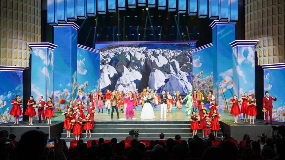 新疆：首屆中國新疆民間藝術季成果展示活動在烏魯木齊舉辦，有效促進各民族交往交流交融！